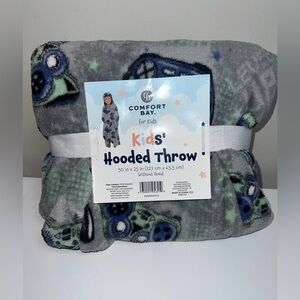 Comfort Bay Gray and Blue Kids' Hooded Throw